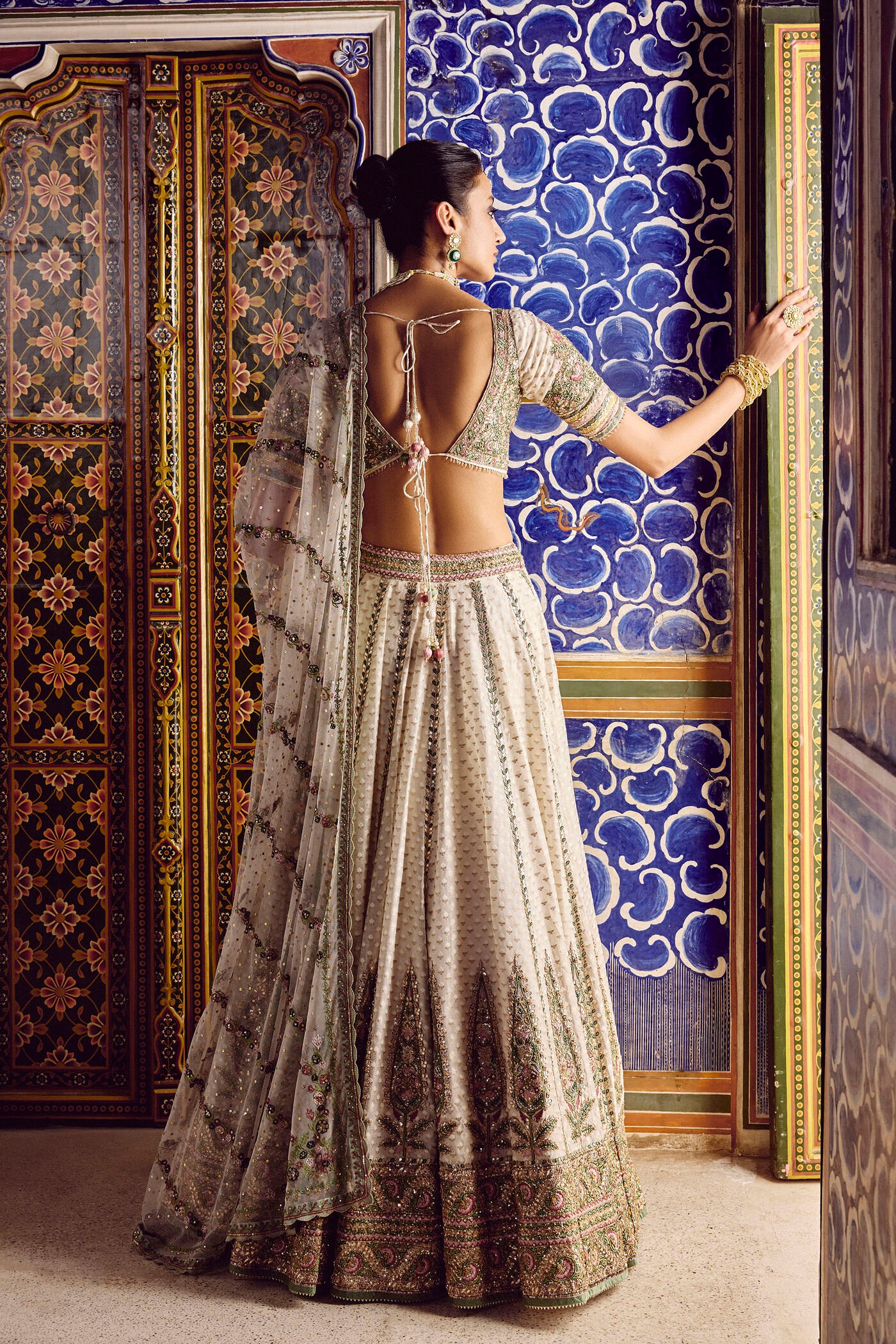 Sarojam Handwoven Benarasi Lehenga Set - Ivory ₹551,500 MRP Inclusive of all taxes - Image 2